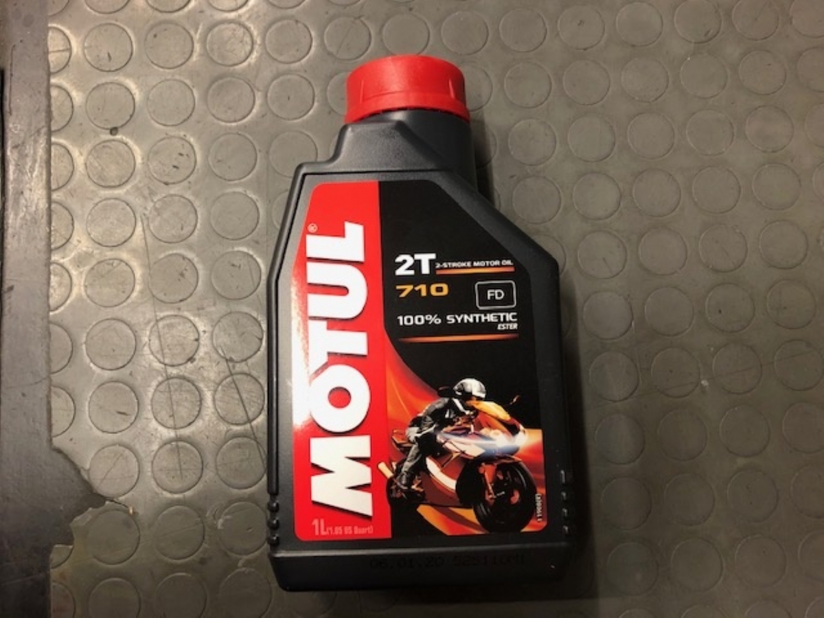 MOTUL 710 2T - OLIO MOTO - Caba Moto Biella